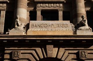 Banxico reduce la tasa de interés a 7.25%