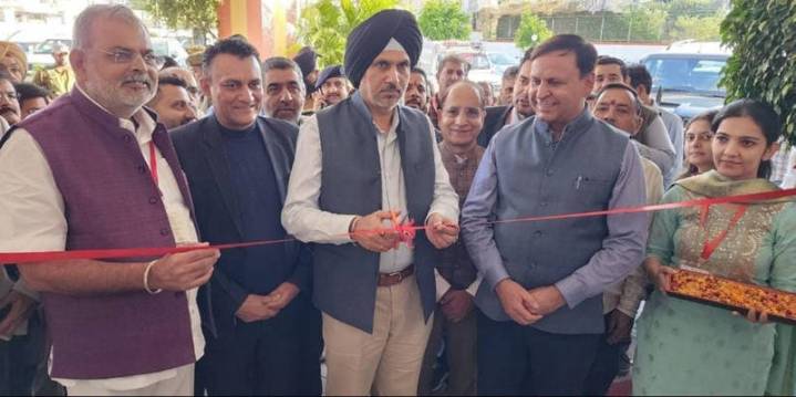 Com Secy I&C inaugurates Pashmina Fest