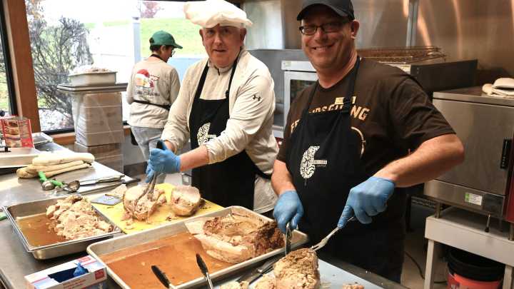 Where to find food and fellowship for Thanksgiving dinner