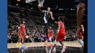 Fox scores 24 points in season debut, Wembanyama has 18 points, 18 rebounds as Spurs top Pelicans