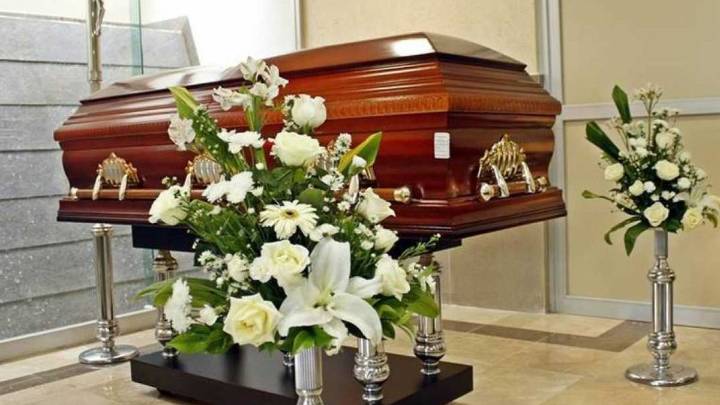 Condenan a una funeraria por velar y cremar el cadáver equivocado: la fortuna que deberá pagar