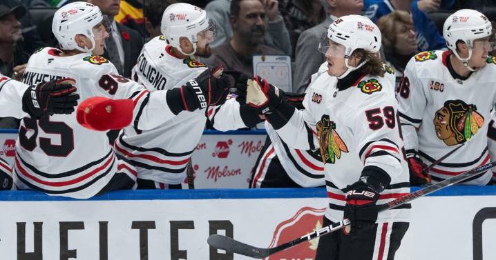 Bertuzzi's third-period hat trick leads Blackhawks past Canucks 5