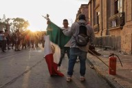 Marcha en Morelia exige justicia tras asesinato de Carlos Manzo; estudiantes toman la calle rumbo al palacio municipal