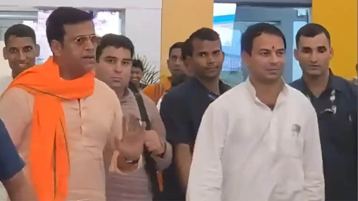 Tej Pratap Yadav, BJP MP Ravi Kishan’s Airport Meeting Sparks Political Buzz Amid Bihar Polls
