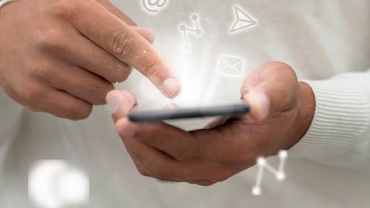 Dinamarca fija en 15 años la edad mínima para usar redes sociales