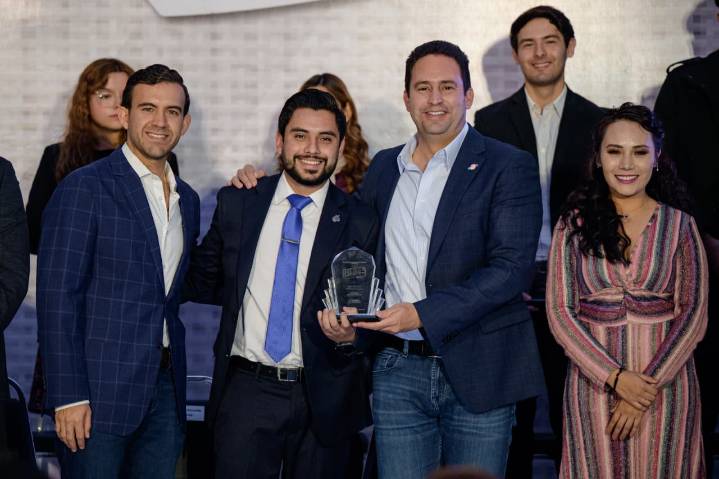 Reconoce Javier Díaz papel de la juventud en el desarrollo de Saltillo
