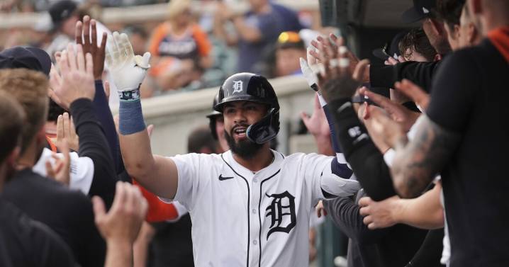 Gleyber Torres accepts qualifying offer, will return to Detroit Tigers in 2026