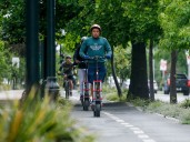 Santiago inicia piloto para controlar scooters eléctricos: así funciona la herramienta que detecta exceso de velocidad