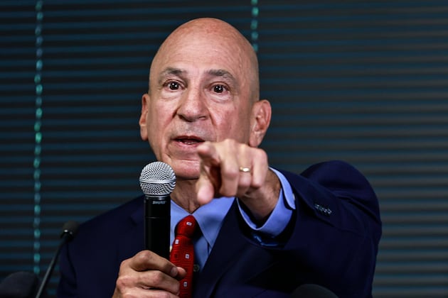 Prosecutor puts lengthy legal drama to bed after deciding not to pursue Trump's Georgia election case