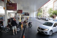 El precio de la nafta. Revuelo entre petroleras por un proyecto de ley en la provincia de Buenos Aires