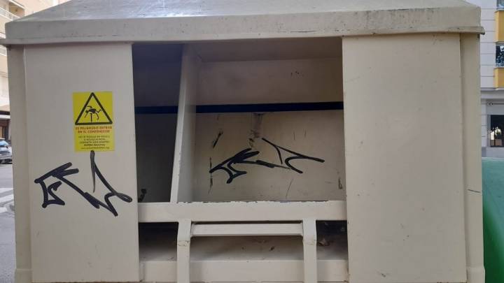 Segundo fallecido en un contenedor de ropa en menos de un mes