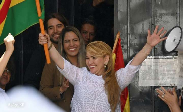 Expresidenta Jeanine Áñez sale de prisión tras anulación de su condena