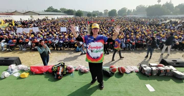 Arranca en Ecatepec el programa “Cambia de Cancha” con entrega de más de 2,300 tarjetas a jóvenes