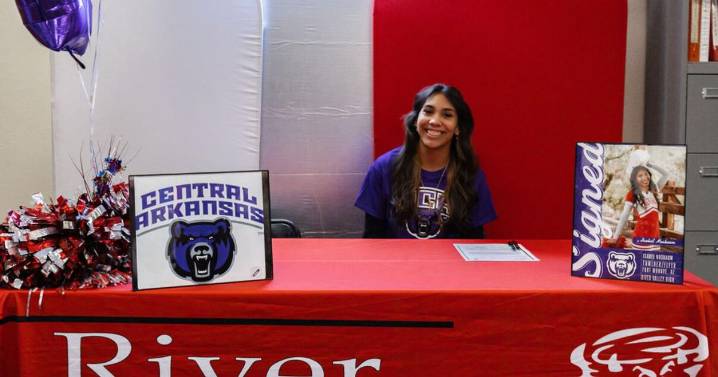 River Valley's Isabel Nusbaum becomes schools 1st-ever Division 1 signee in cheer