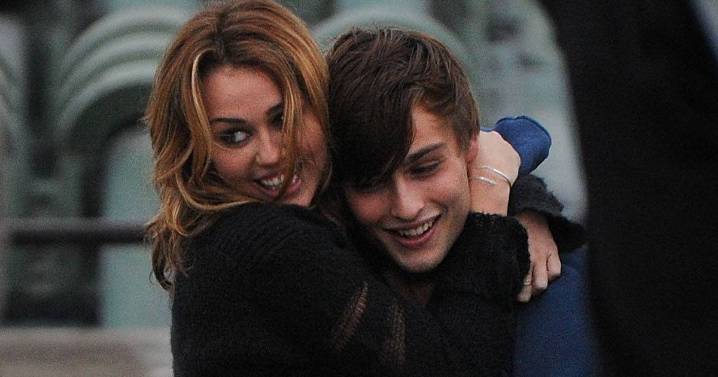 Miley Cyrus' 'love interest' shares 'tragic' message admitting 'I'm struggling'