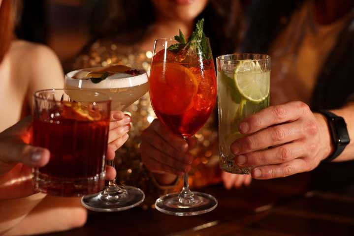 Discover Winnipeg’s top spots for creative cocktails, from cozy lounges to hidden gems. Vote for your favourite now!