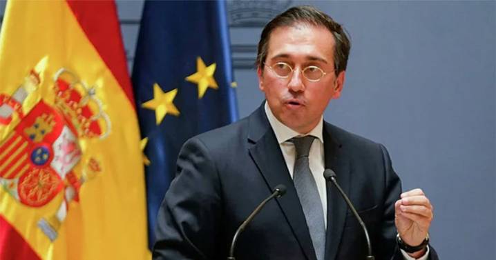 Gobierno de Madrid pide la renuncia de Albares tras reconocer injusticia de España contra pueblos originarios