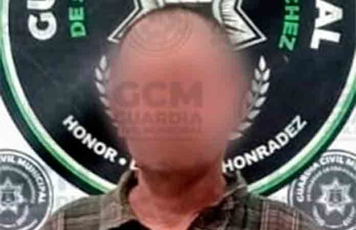 Sujeto acaba encerrado al golpear a su familia