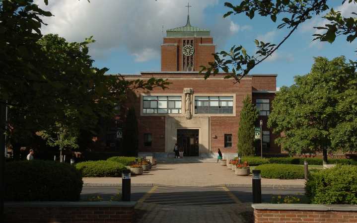 Le Moyne College to offer $10,000 stipends to health grad students for child care, other life needs