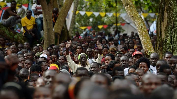 Cristianos africanos realizan una concentración de oración por Israel en Uganda