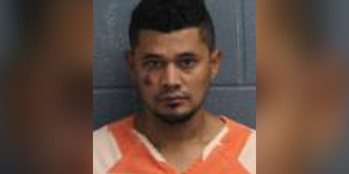 Man charged in DWI hit & run crash that killed two in Duplin County