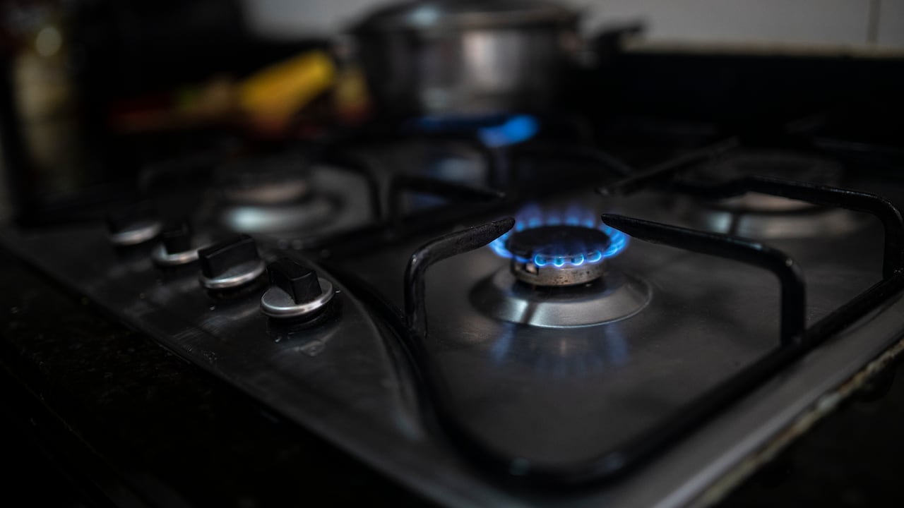 Alertan que faltará plata para los subsidios de energía y gas; Contraloría advierte riesgo fiscal