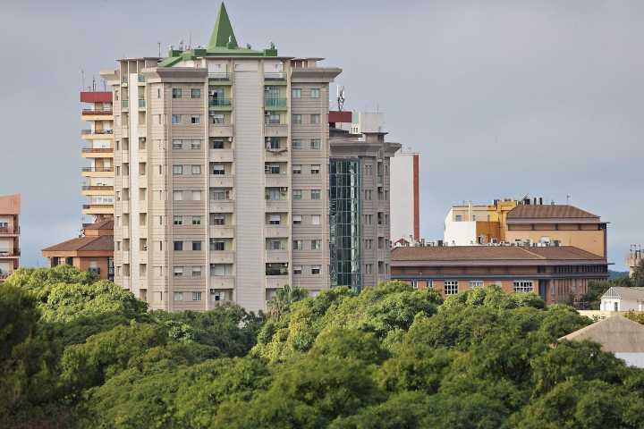 La vivienda se aleja del bolsillo de los onubenses: Las casas más caras ganan terreno en un mercado en el que cae la oferta por menos de 200.000 euros