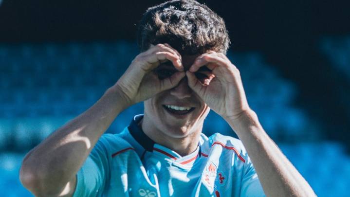 Ángel Arcos, novidade na convocatoria de Giráldez