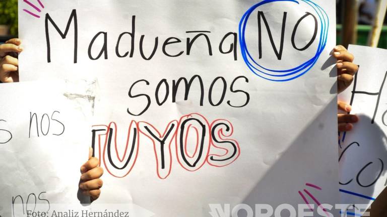 #Galería | Estudiantes de la UAS en Culiacán llevan protesta al Congreso de Sinaloa