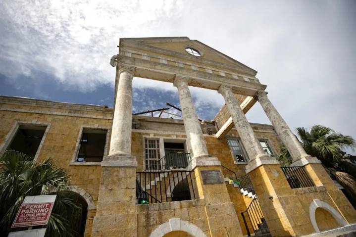 Falmouth sin techo: la joya colonial de Jamaica lucha por reconstruirse tras el huracán Melissa