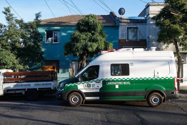 Femicidio en Santiago: mujer es asesinada con arma blanca y su pareja se encuentra en riesgo vital