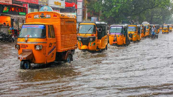Chennai Weather: Yellow Alert Issued For November 18, Heavy Rain Expected In Several TN Districts