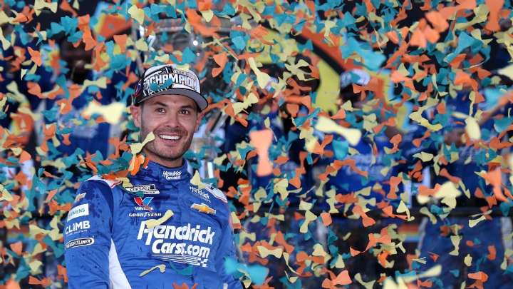 Kyle Larson wins NASCAR championship in OT over Denny Hamlin