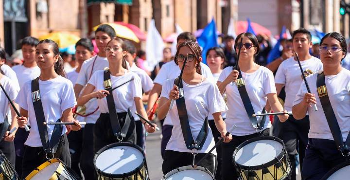 Desfile del 20 de noviembre reunirá a más de mil 900 estudiantes en Morelia
