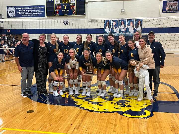 Six Kalamazoo-area volleyball teams capture district championships