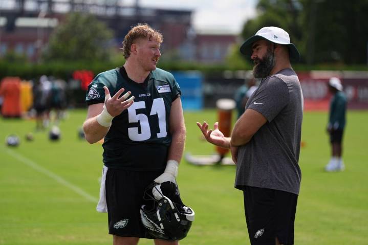 Eagles monitor Jurgens’ status ahead of Packers showdown