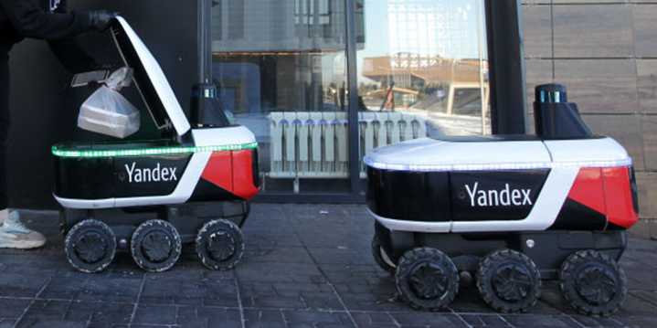 US NEXT? Sightings of humanoid robots spike on the streets of Moscow