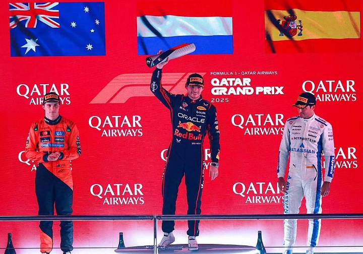 McLaren, incapaz de decidir, insufla vida a un perfecto Verstappen
