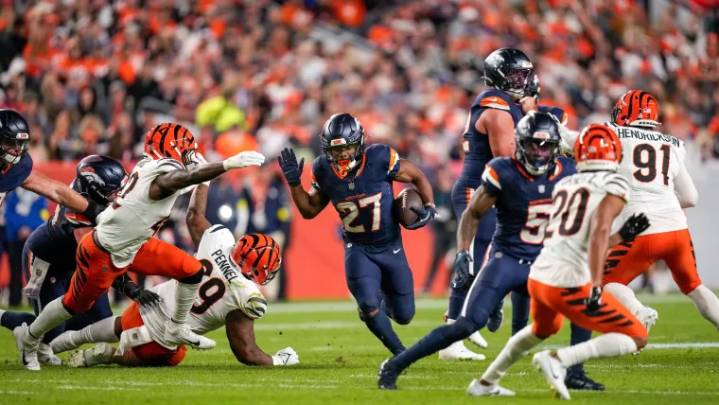 Broncos considering brutal J.K. Dobbins decision amid foot injury