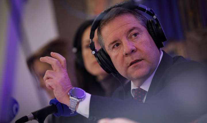 Page presume del consenso que aprobará el Estatuto de Castilla-La Mancha: «Las autonomías hacen más por la igualdad que el Congreso»