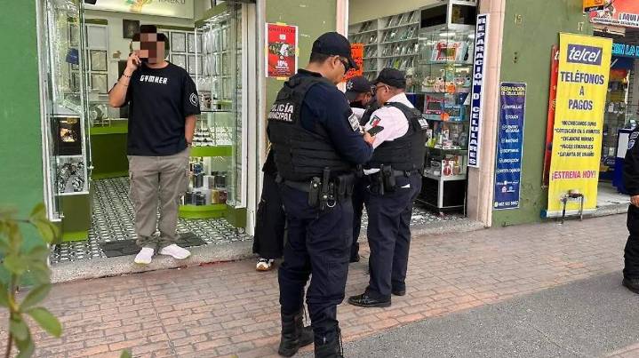 Motociclistas roban joyería en la zona centro