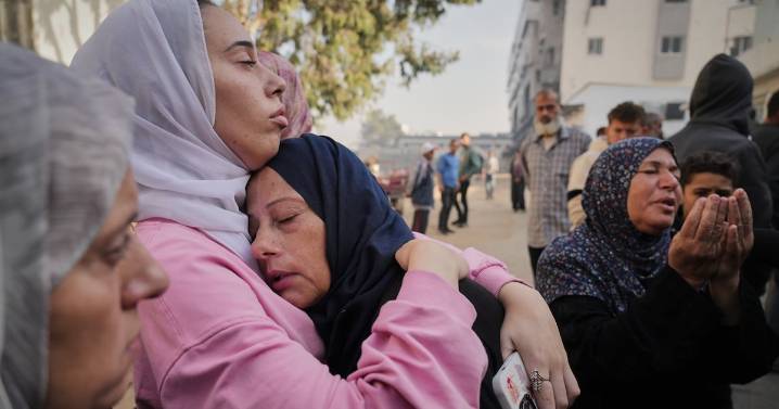 Israel news: 33 dead in strikes in Gaza