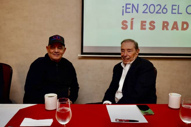 Vargas Lleras y Fuad Char dirigen reunión de Cambio Radical para definir temas de bancada