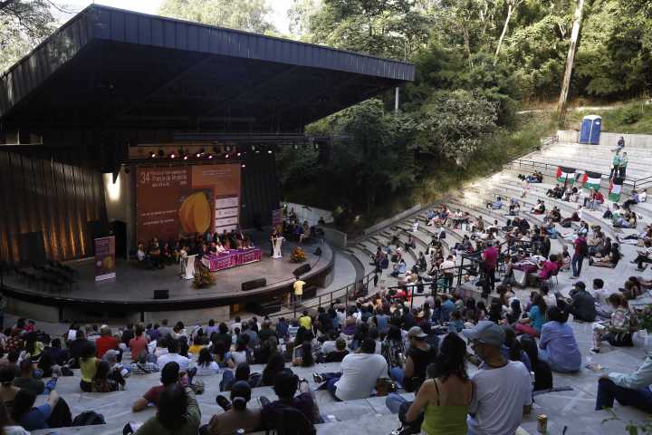 Festival Internacional de Poesía de Medellín en defensa de la libertad creativa.