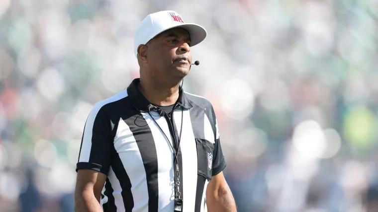 NFL referee Adrian Hill injury: Head official leaves Bills
