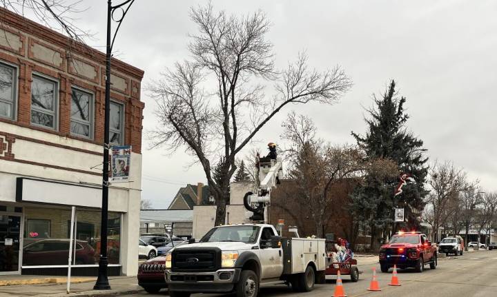 Drivers: be cautious during Christmas decoration installation