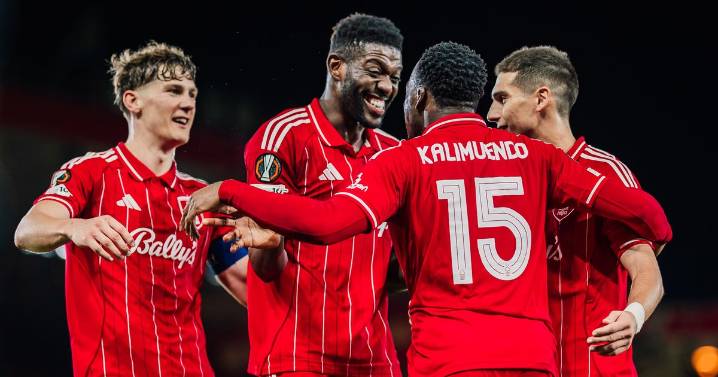 What Dyche said in response to obscure Nottingham Forest stat as tribute paid to European Cup heroes