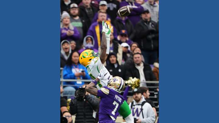 Malik Benson’s late touchdown cements No. 5 Oregon’s 26