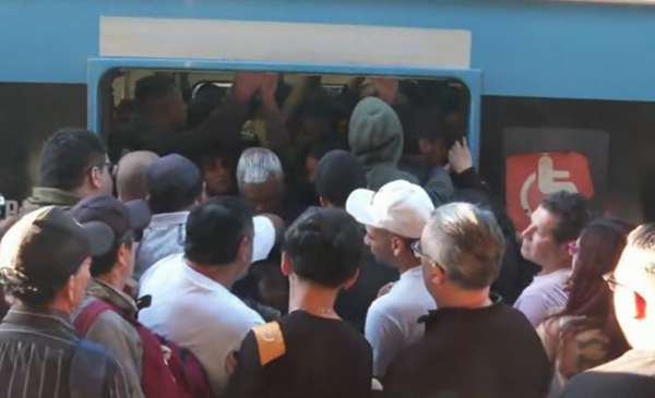Caos en el Tren Sarmiento: siguen las demoras y cancelaciones