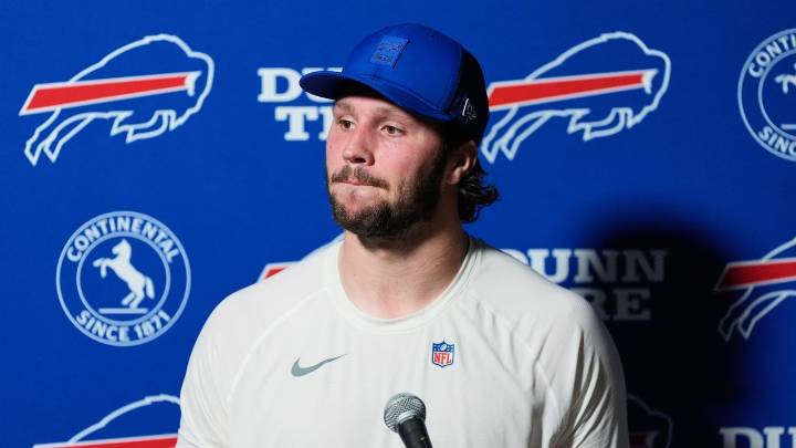 Josh Allen's inconsistencies persist in loss at Houston, as Bills slip further out of AFC East race
